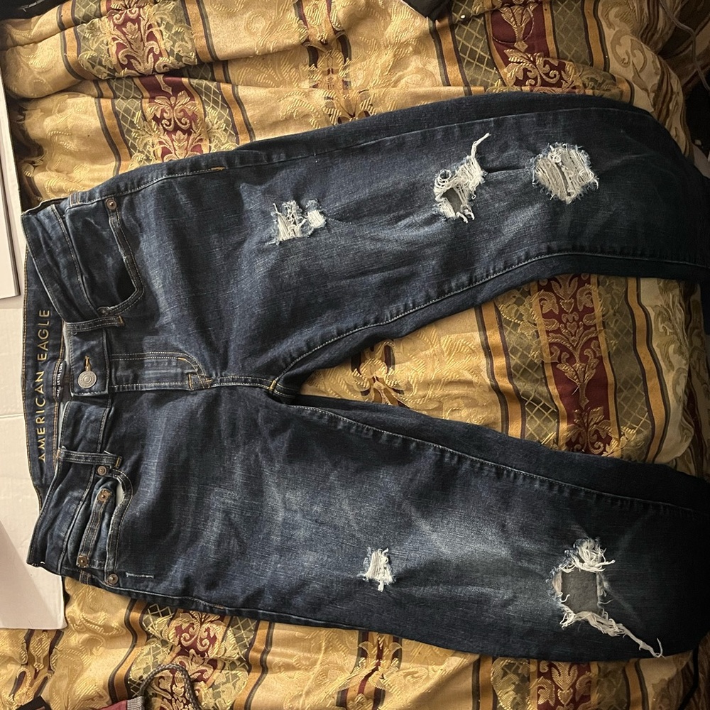 American eagle jeans 30 x 30 dark blue with rips